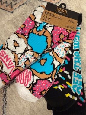 Vans Crew socks M 9-13/W 10.5-14.5. 2 pairs. Colorful donuts & sprinkles. NWT